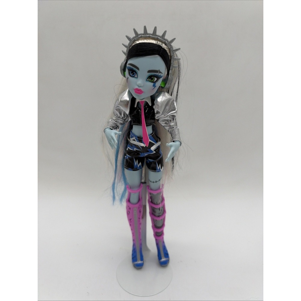 Frankie Stein Monster High Doll Monster Ball With Stand